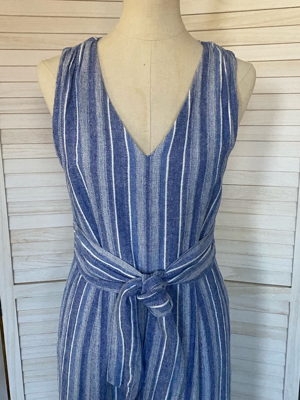 Calvin Klein Blue/White Striped Linen V-Neck Sleeveless Tie Waist Jumpsuit 10 - Picture 3 of 16